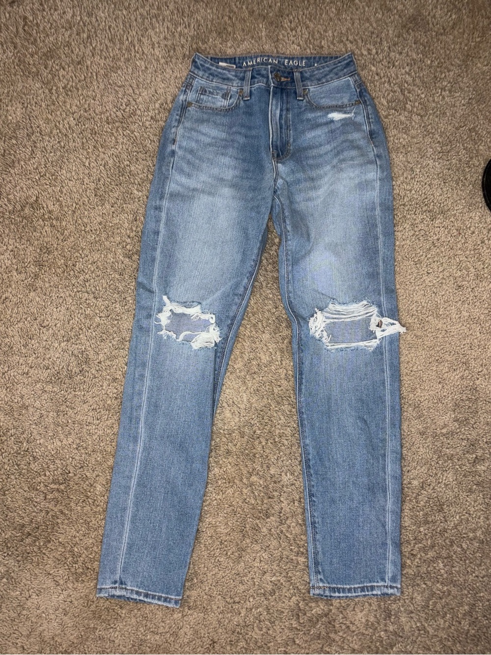 Women’s 00 Short American Eagle Outfitters Women's Distressed Mom Jeans